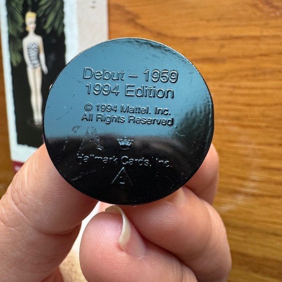 Hallmark Keepsake Ornament Barbie Debut 1959 New Collector Series 1994 Edition - Picture 4 of 6